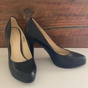 Nine West black pumps